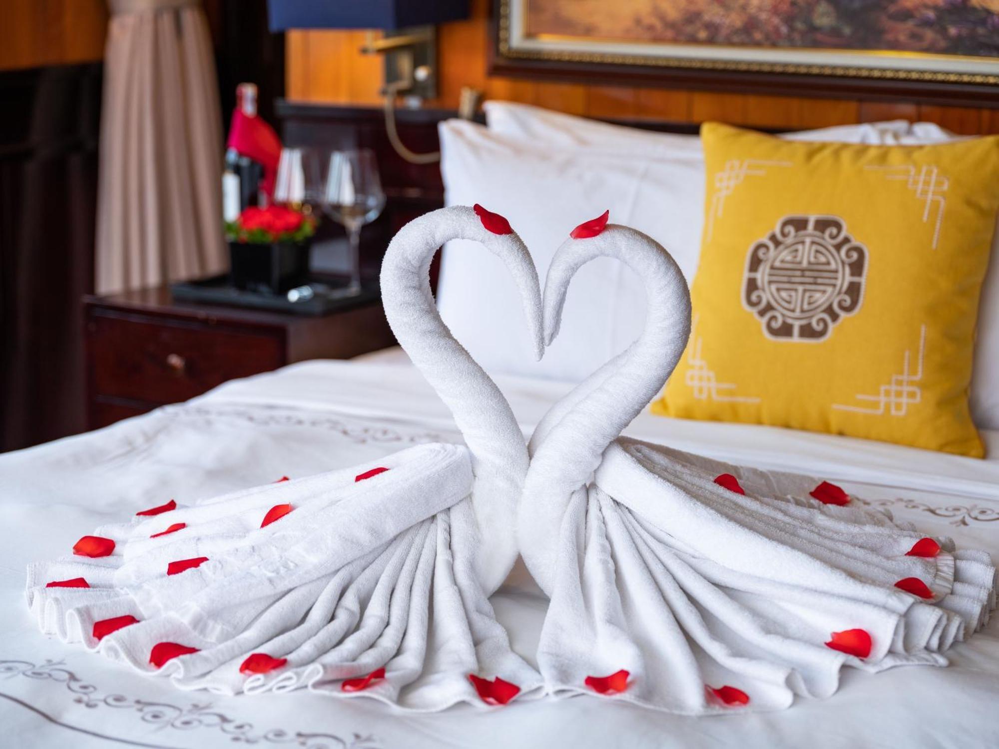 Hera Boutique Cruise Ha Long Bay 외부 사진