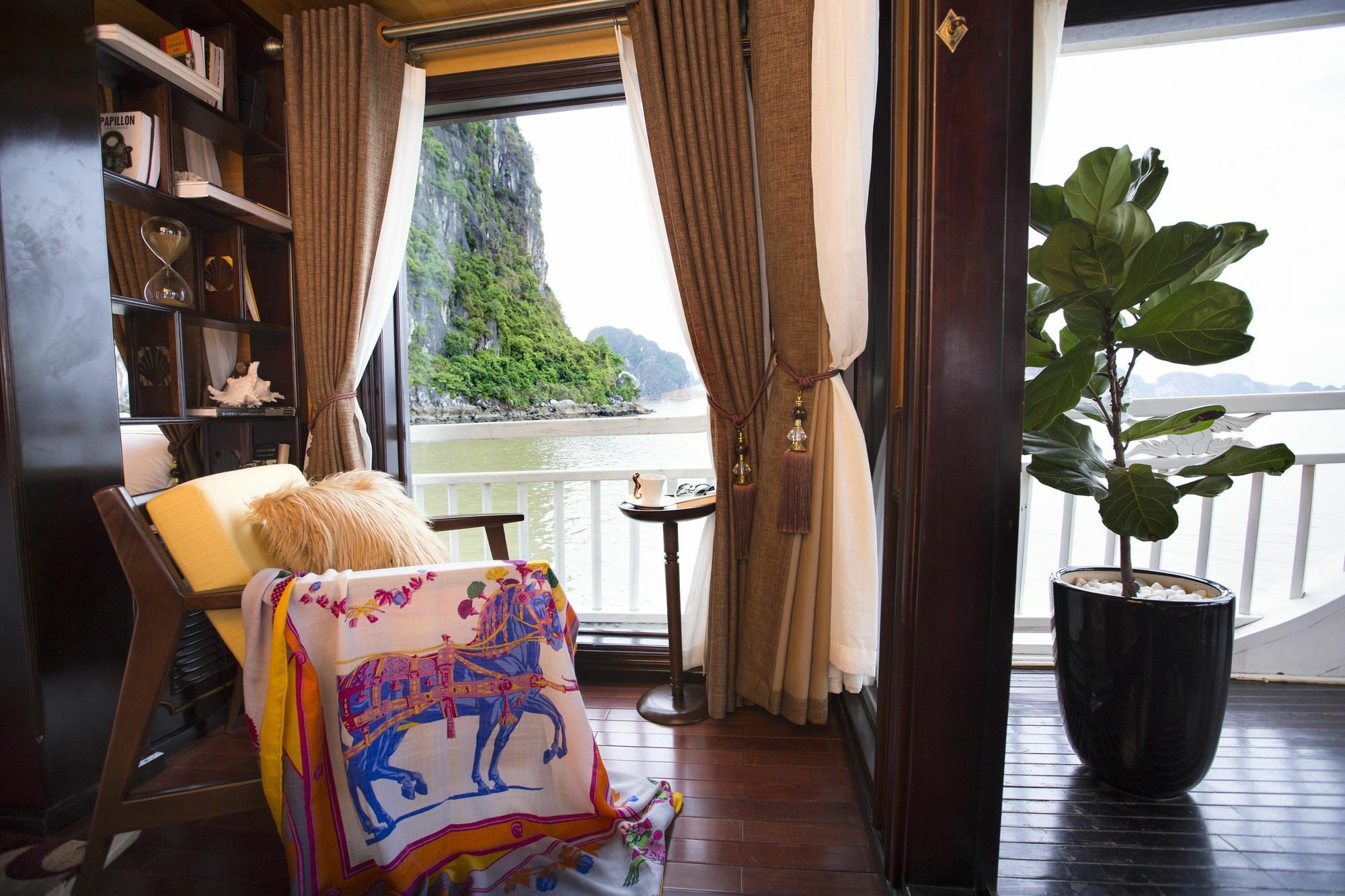 Hera Boutique Cruise Ha Long Bay 외부 사진