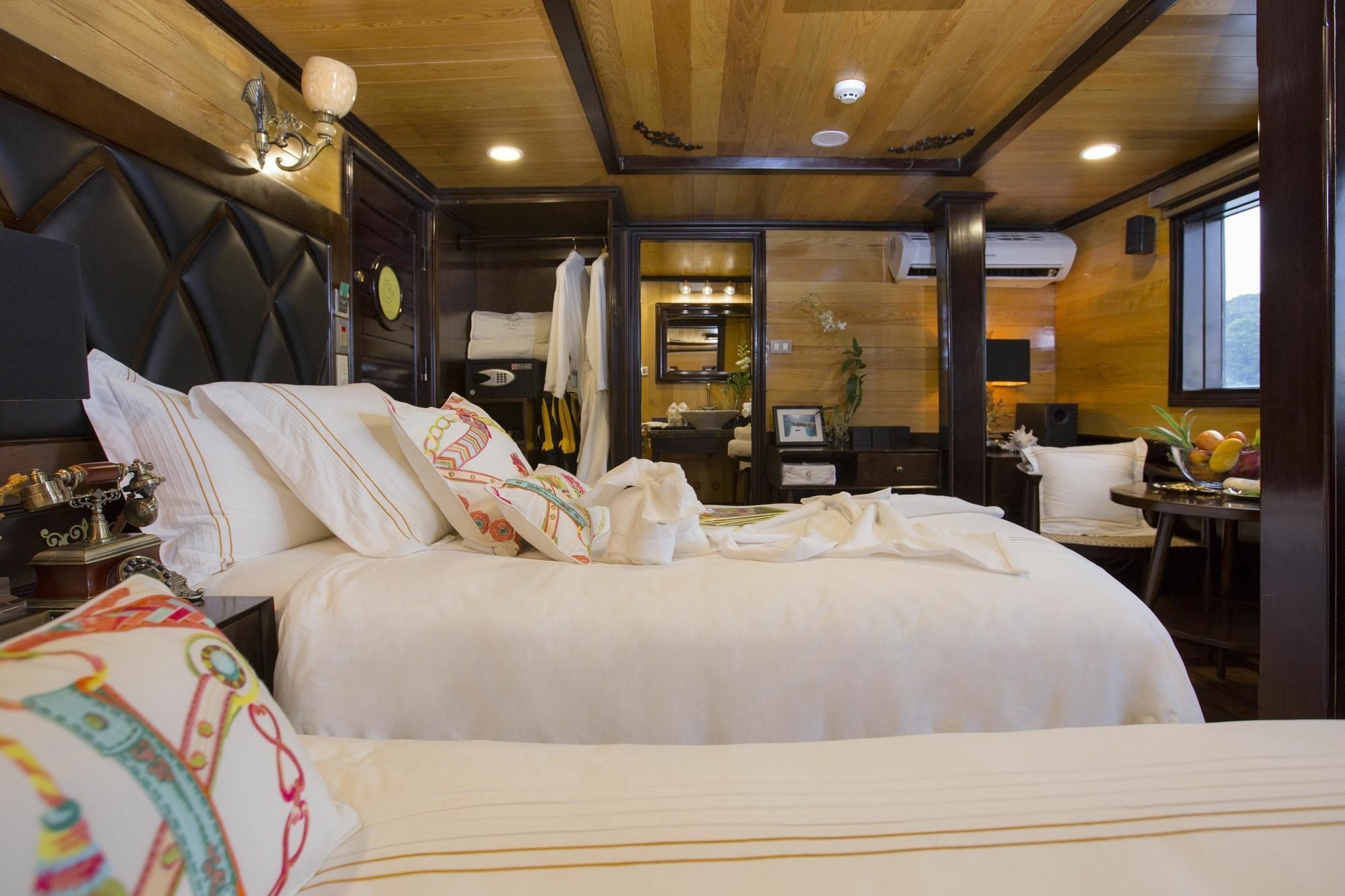 Hera Boutique Cruise Ha Long Bay 외부 사진