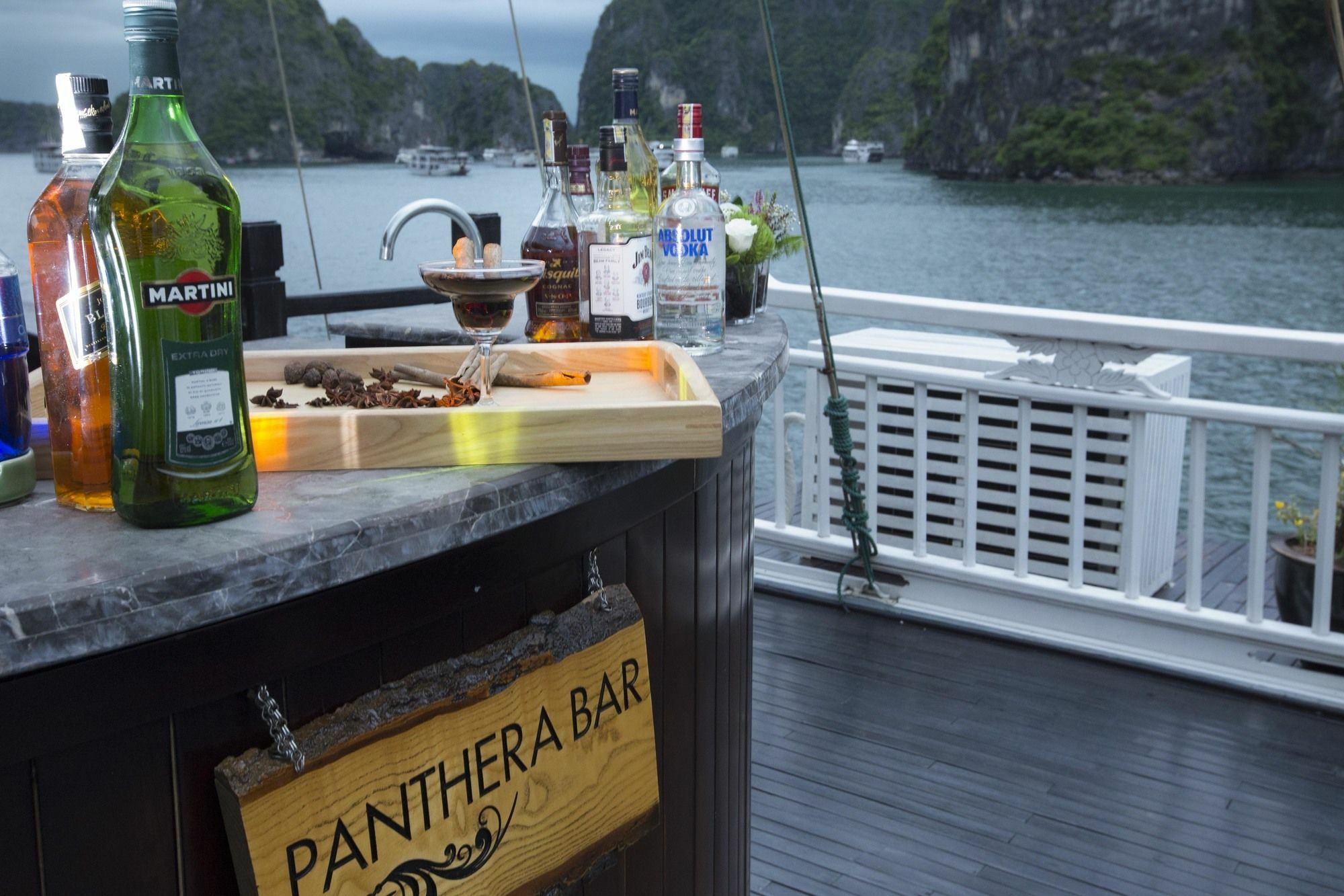Hera Boutique Cruise Ha Long Bay 외부 사진
